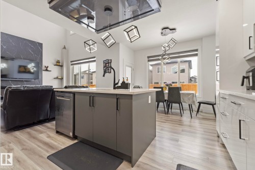 5368 Kimball Place, Edmonton, AB - Indoor Photo Showing Kitchen With Upgraded Kitchen