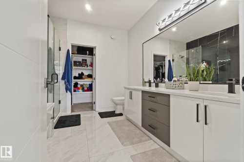 5368 Kimball Place, Edmonton, AB - Indoor Photo Showing Bathroom