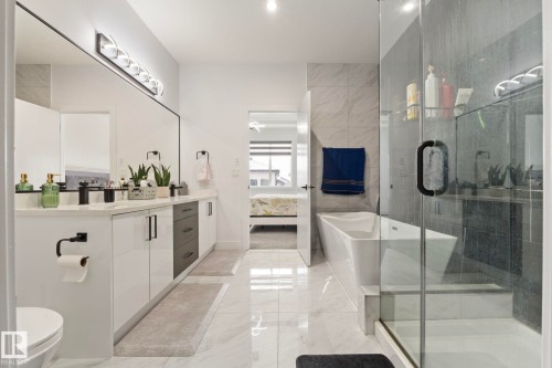 5368 Kimball Place, Edmonton, AB - Indoor Photo Showing Bathroom