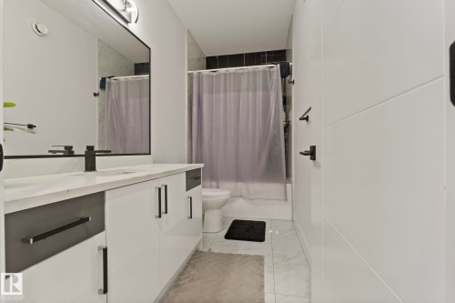 5368 Kimball Place, Edmonton, AB - Indoor Photo Showing Bathroom