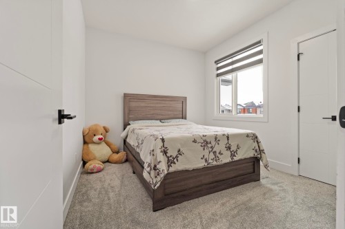 5368 Kimball Place, Edmonton, AB - Indoor Photo Showing Bedroom