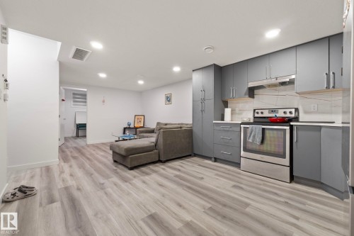 5368 Kimball Place, Edmonton, AB - Indoor Photo Showing Kitchen