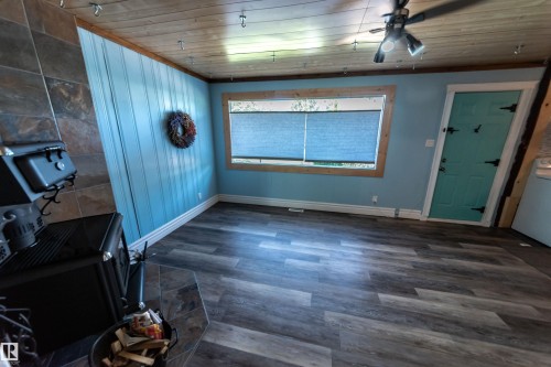 303 3 Street, Rural Lac Ste. Anne County, AB - Indoor Photo Showing Other Room