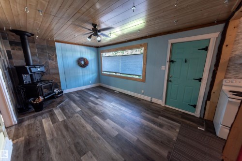 303 3 Street, Rural Lac Ste. Anne County, AB - Indoor Photo Showing Other Room