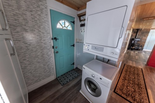 303 3 Street, Rural Lac Ste. Anne County, AB -  Photo Showing Laundry Room