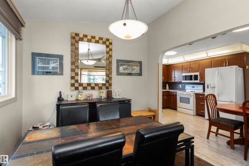 6928 13 Avenue, Edmonton, AB 