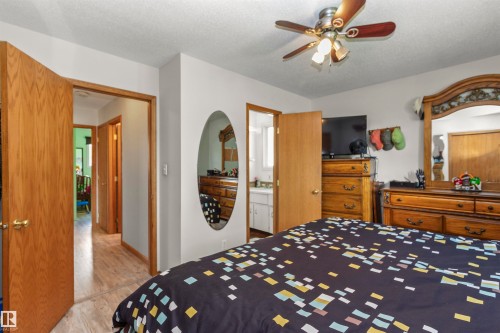 6928 13 Avenue, Edmonton, AB 