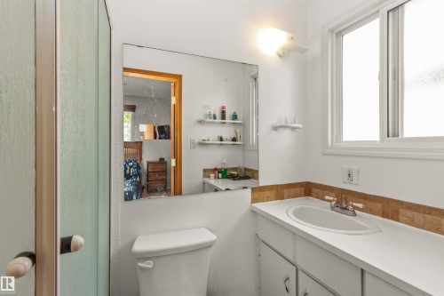 6928 13 Avenue, Edmonton, AB 