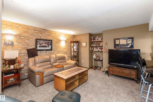 6928 13 Avenue, Edmonton, AB 