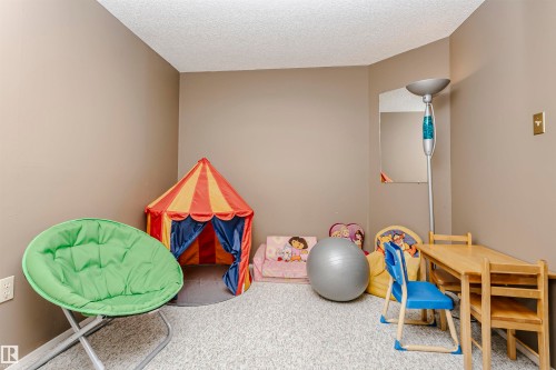 6928 13 Avenue, Edmonton, AB - Indoor