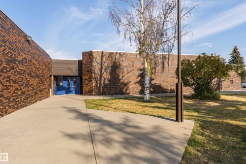 6928 13 Avenue, Edmonton, AB - Outdoor