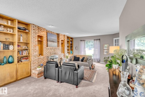 122 Village Downs, Sherwood Park, AB - Indoor