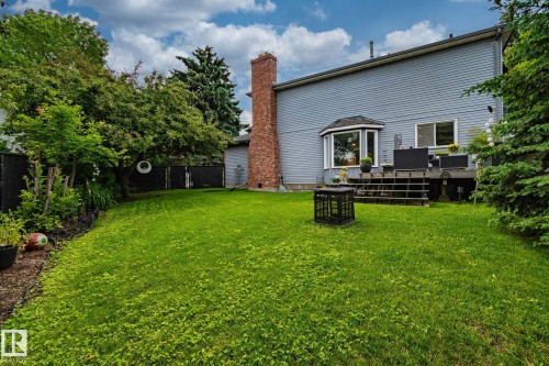 122 Village Downs, Sherwood Park, AB - Outdoor