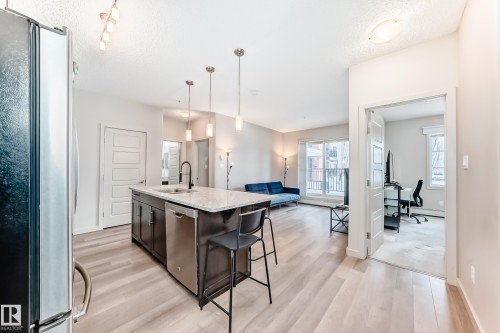 108 1144 Adamson Drive, Edmonton, AB - Indoor Photo Showing Kitchen With Upgraded Kitchen