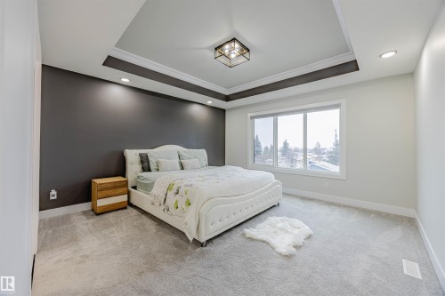 9007 181 Avenue, Edmonton, AB - Indoor Photo Showing Bedroom