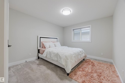 9007 181 Avenue, Edmonton, AB - Indoor Photo Showing Bedroom