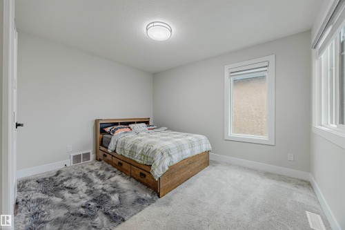 9007 181 Avenue, Edmonton, AB - Indoor Photo Showing Bedroom