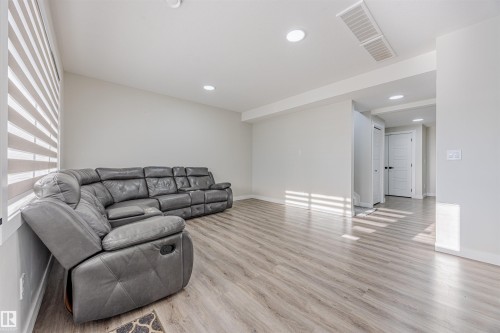 9007 181 Avenue, Edmonton, AB - Indoor