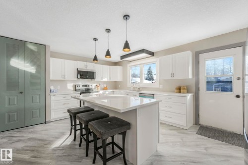 4835 60 Street, Rural Lac Ste. Anne County, AB - Indoor Photo Showing Kitchen With Upgraded Kitchen