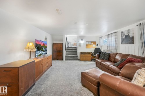 4835 60 Street, Rural Lac Ste. Anne County, AB - Indoor Photo Showing Living Room