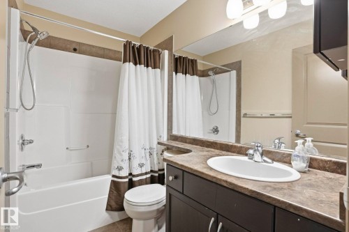 21 5120 164 Avenue, Edmonton, AB - Indoor Photo Showing Bathroom