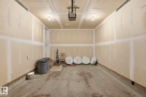 21 5120 164 Avenue, Edmonton, AB - Indoor