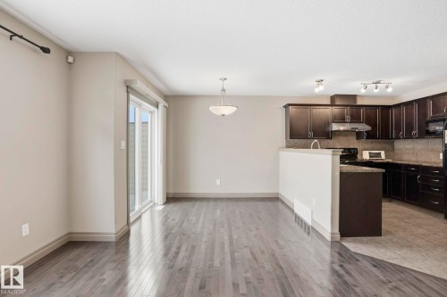 21 5120 164 Avenue, Edmonton, AB - Indoor Photo Showing Kitchen