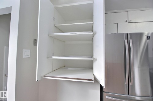 View of pantry - 11512 67 Street, Edmonton, AB - Indoor