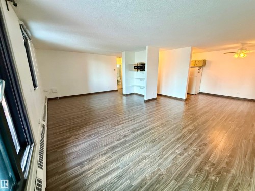 #409 10145 109 St, Edmonton, AB - Indoor Photo Showing Other Room