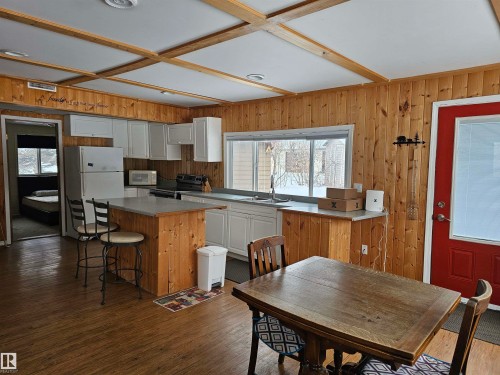215 2 Street, Rural Lac Ste. Anne County, AB - Indoor Photo Showing Dining Room