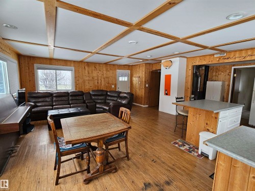 215 2 Street, Rural Lac Ste. Anne County, AB - Indoor Photo Showing Dining Room