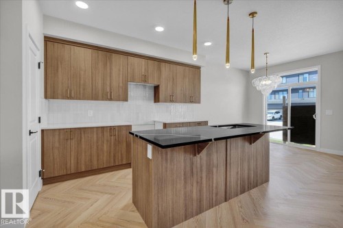 5 Cobblestone Gate, Spruce Grove, AB - Indoor Photo Showing Kitchen