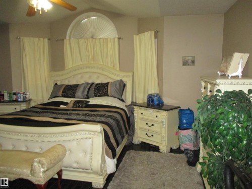 14043 134 Street, Edmonton, AB - Indoor Photo Showing Bedroom