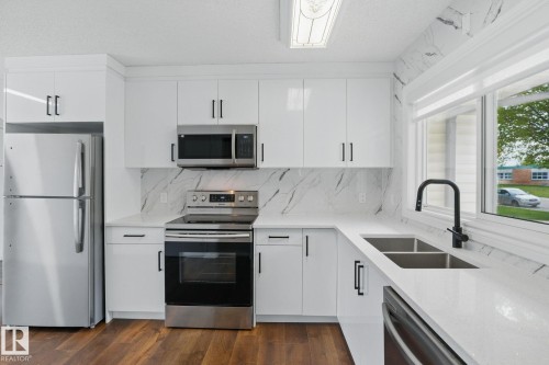 13316 136 Avenue  Edmonton, AB T5L 4B3