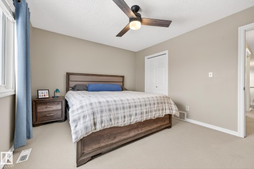 21907 95 Avenue, Edmonton, AB - Indoor Photo Showing Bedroom