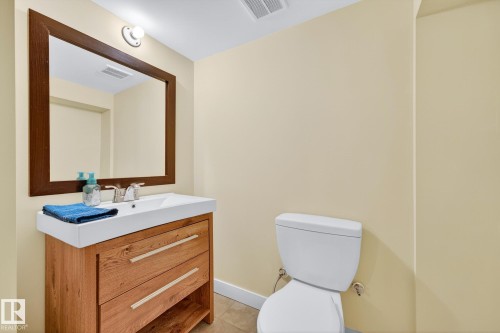21907 95 Avenue, Edmonton, AB - Indoor Photo Showing Bathroom