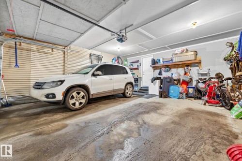 21907 95 Avenue, Edmonton, AB - Indoor Photo Showing Garage