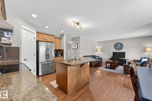 21907 95 Avenue, Edmonton, AB - Indoor Photo Showing Kitchen With Double Sink