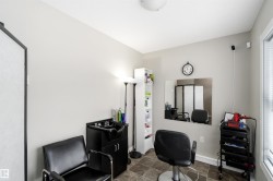 Office area with baseboards - 