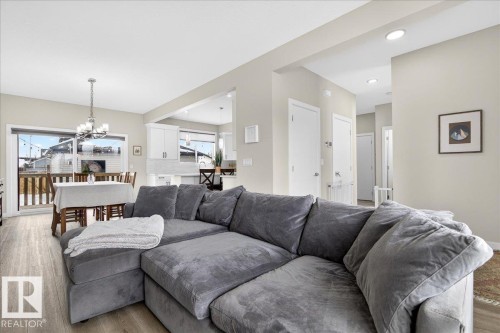 80 Maple Crescent, Gibbons, AB - Indoor Photo Showing Living Room