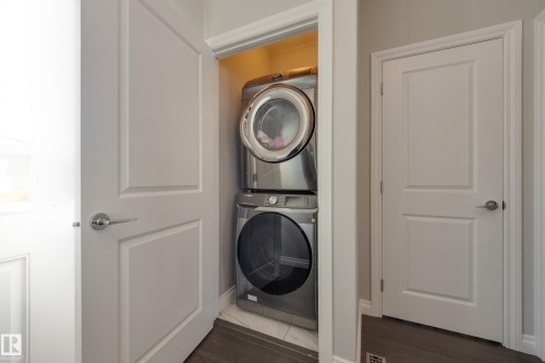 6687 Cardinal Road, Edmonton, AB - Indoor Photo Showing Laundry Room