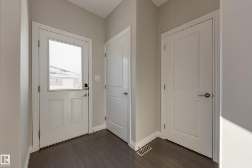 6687 Cardinal Road, Edmonton, AB - Indoor Photo Showing Other Room