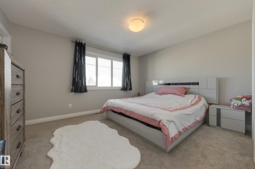 6687 Cardinal Road, Edmonton, AB - Indoor Photo Showing Bedroom