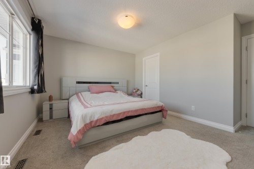 6687 Cardinal Road, Edmonton, AB - Indoor Photo Showing Bedroom