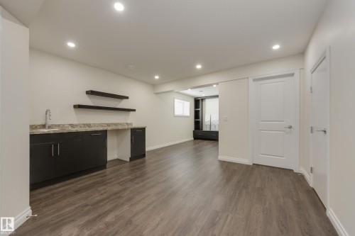 6687 Cardinal Road, Edmonton, AB - Indoor Photo Showing Other Room