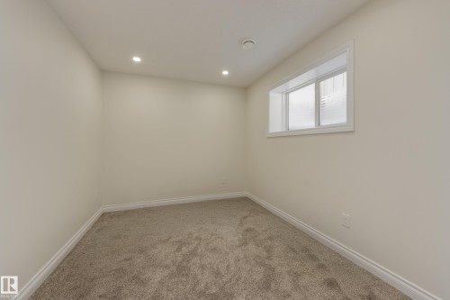 6687 Cardinal Road, Edmonton, AB - Indoor Photo Showing Other Room
