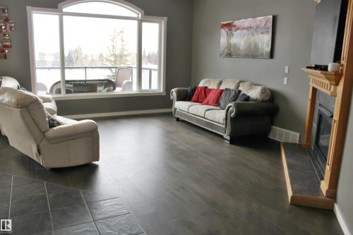 26 Longview Drive, Spruce Grove, AB - Indoor Photo Showing Living Room