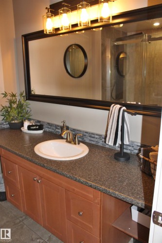 26 Longview Drive, Spruce Grove, AB - Indoor Photo Showing Bathroom