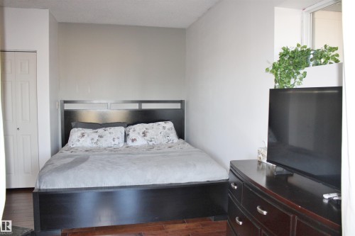 26 Longview Drive, Spruce Grove, AB - Indoor Photo Showing Bedroom