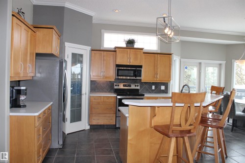 26 Longview Drive, Spruce Grove, AB - Indoor Photo Showing Kitchen